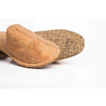 Slippers slippers made of cork fabric