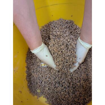 BLEILE Korkgranulat 3–8 mm + Bindemittel (100 L + 5 L) – atmungsaktiv, wasserdurchlässig | Set für bis zu 10 m² bei 1 cm